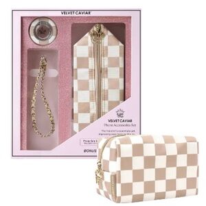 VELVET CAVIAR Phone Accessories Set
Nude Vibe Check
New in Box